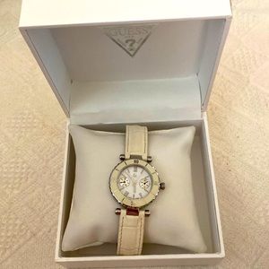 Guess Collection Ladies Watch. New Battery, cream leather band